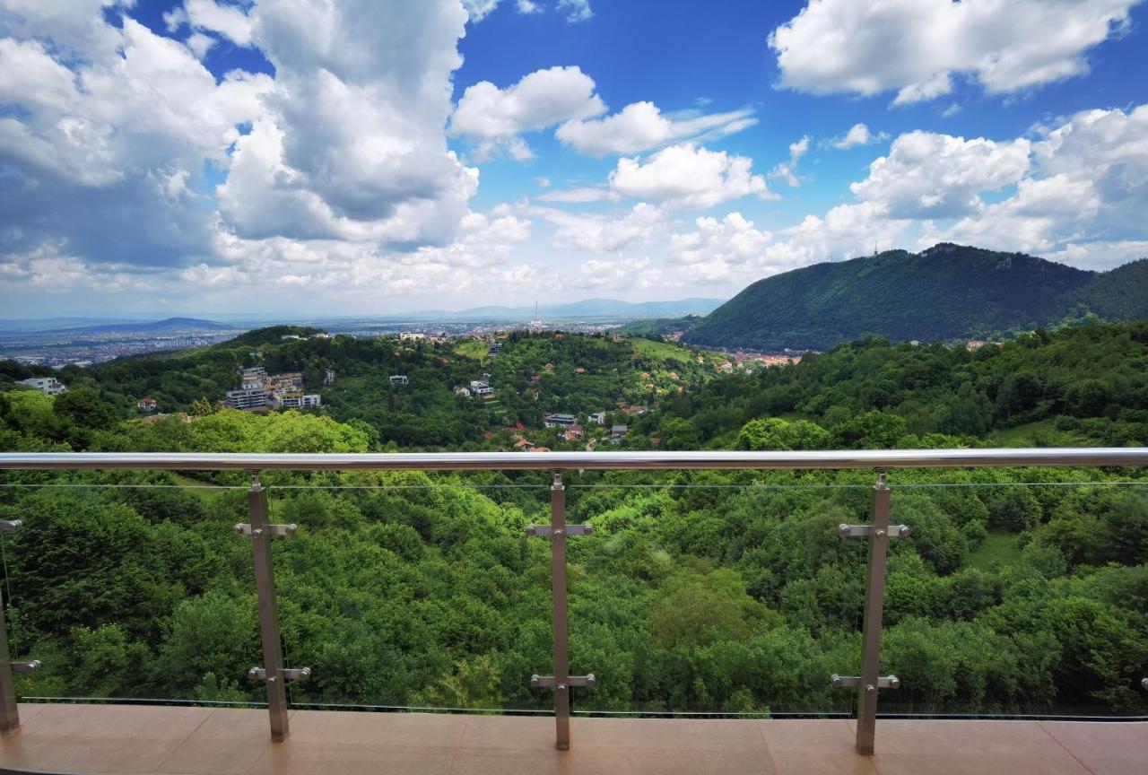 Coroni Seasons Apart With Panoramic View Braşov Exterior foto