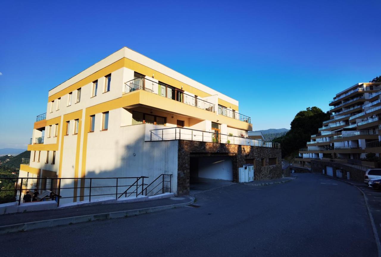 Coroni Seasons Apart With Panoramic View Braşov Exterior foto