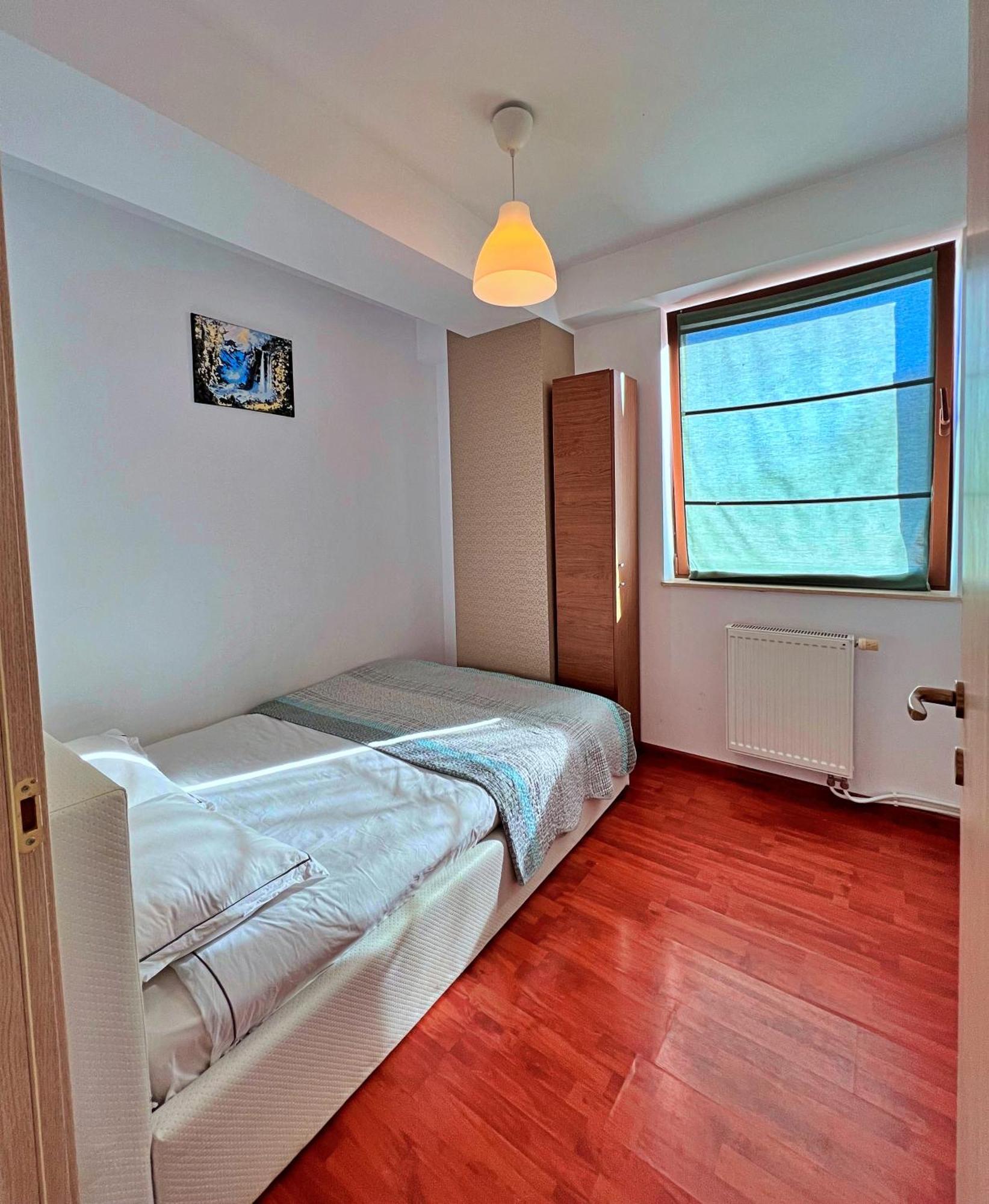Coroni Seasons Apart With Panoramic View Braşov Exterior foto